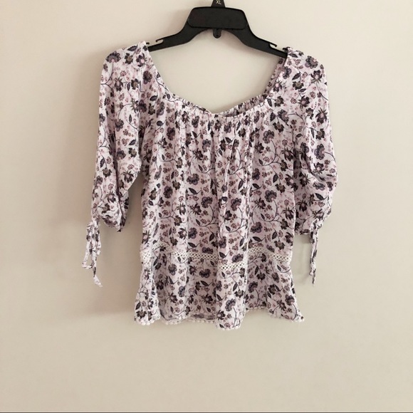 Bingo Floral Peplum Top - Picture 1 of 5